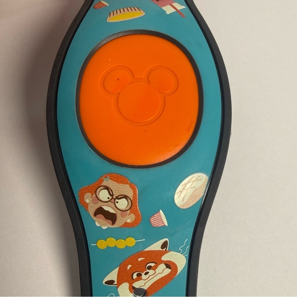 Disney Parks Turning Red Panda MagicBand Magic Band LE 4000 USED READ - Picture 6 of 8